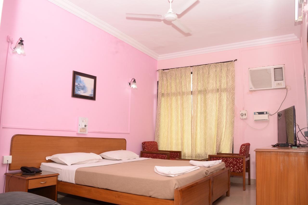 Margao Residency Hotel Bagian luar foto